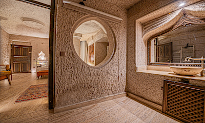 Deluxe Cave Room